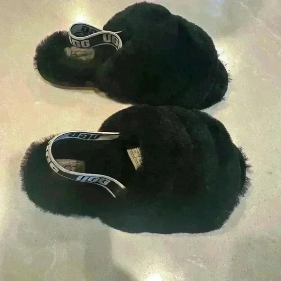 UGG fluff yeah slides. - Picture 3 of 3